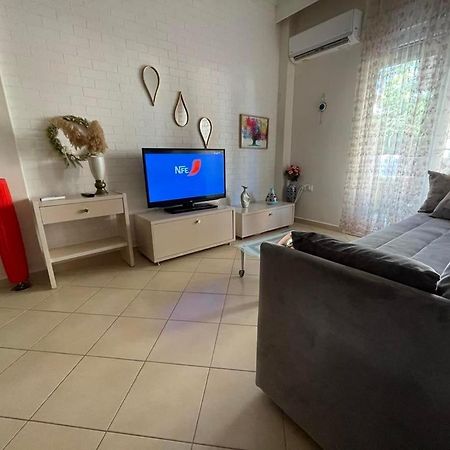 Brick Apartment Néa Péramos Dış mekan fotoğraf