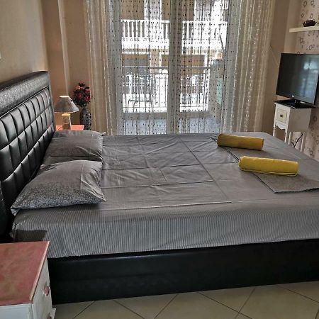 Brick Apartment Néa Péramos Dış mekan fotoğraf