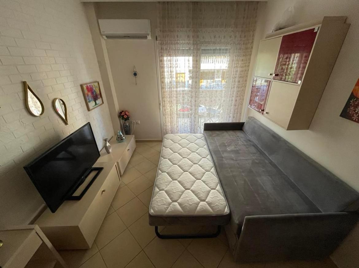 Brick Apartment Néa Péramos Dış mekan fotoğraf