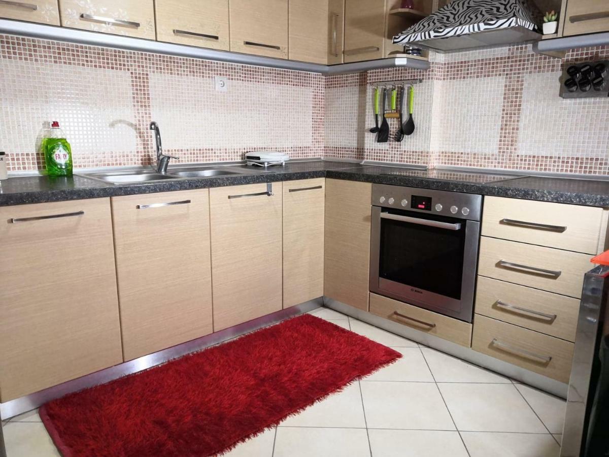 Brick Apartment Néa Péramos Dış mekan fotoğraf