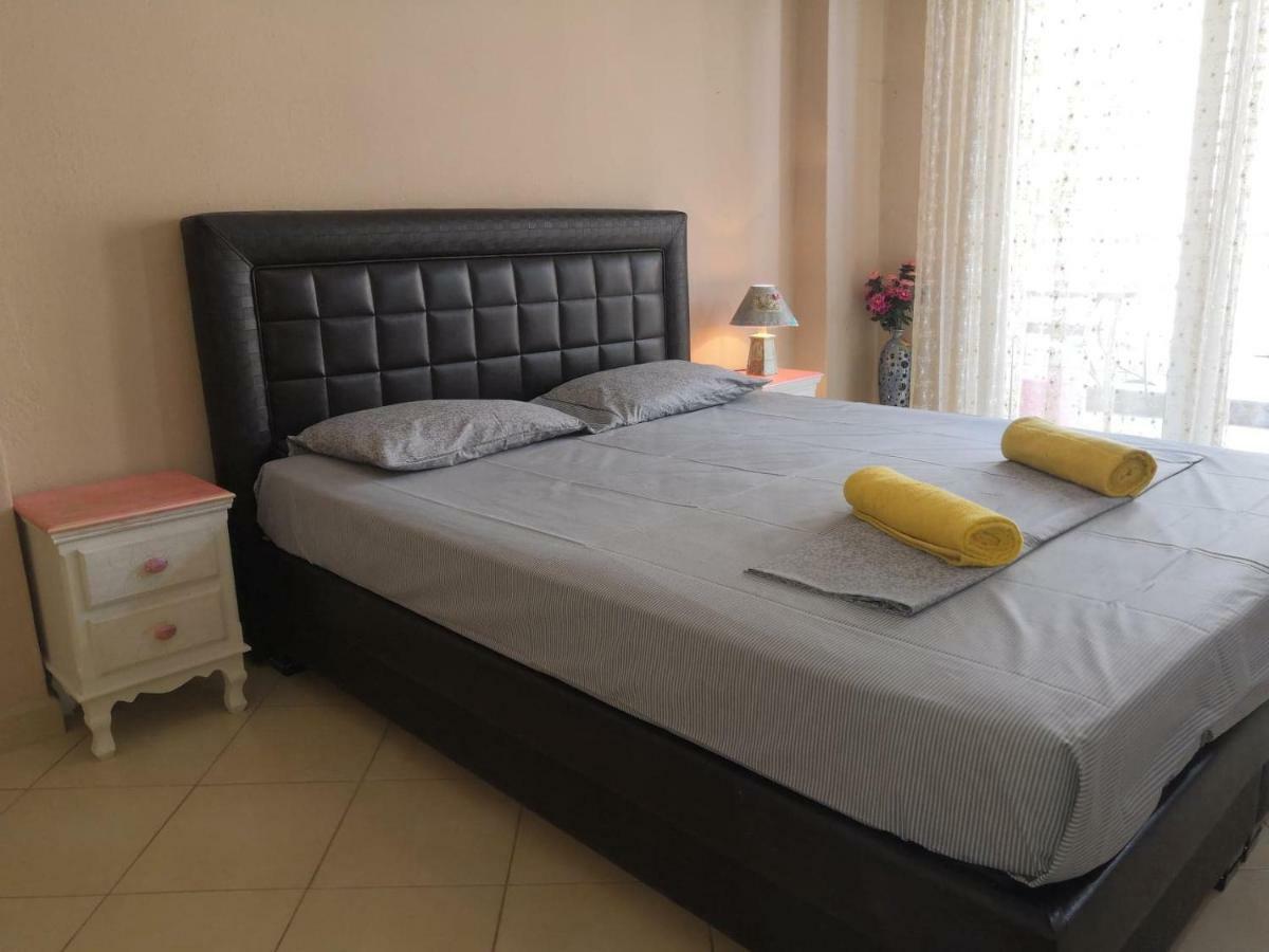 Brick Apartment Néa Péramos Dış mekan fotoğraf
